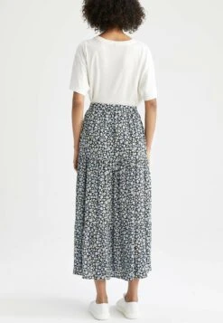 DeFacto Regular Fit Gonna A PiegheBlack Donna Gonne DEZ21B07E-Q11 -Vendite ONLY 08b979ebec06464788d46bcde519ecb7