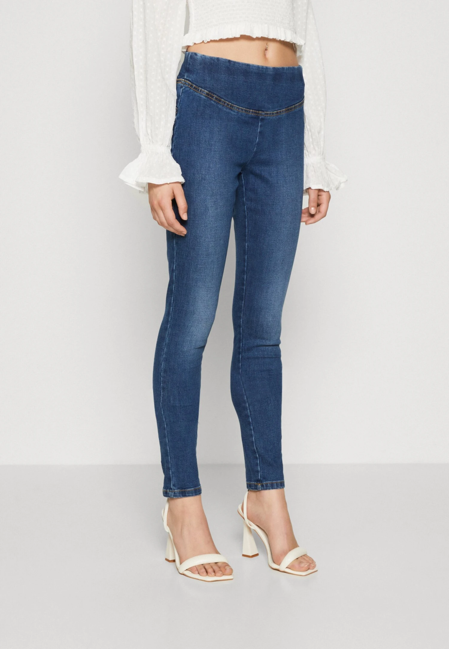 ONLY OnlwauwPush UpJeggingsMedium Blue Denim Donna Jeans ON321N25E-K11 3 ONLY OnlwauwPush UpJeggingsMedium Blue Denim Donna Jeans ON321N25E-K11