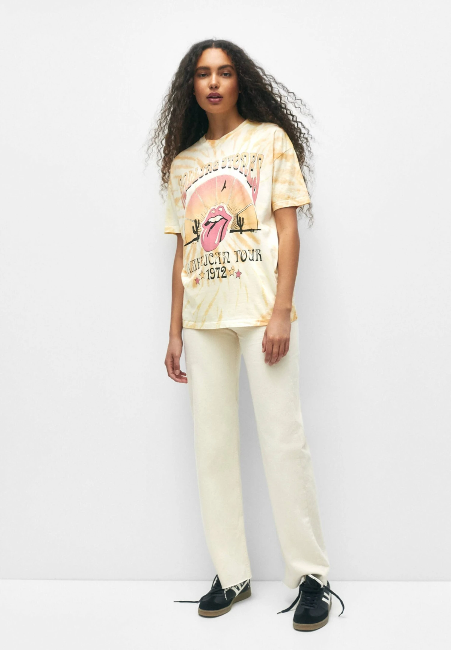 PULL & BEAR The Rolling Stones American Tour 1972T-Shirt Con StampaMulti Coloured Donna T-shirt E Top PUC21D2F0-B11 4 PULL & BEAR The Rolling Stones American Tour 1972T-Shirt Con StampaMulti Coloured Donna T-shirt E Top PUC21D2F0-B11 - immagine 2