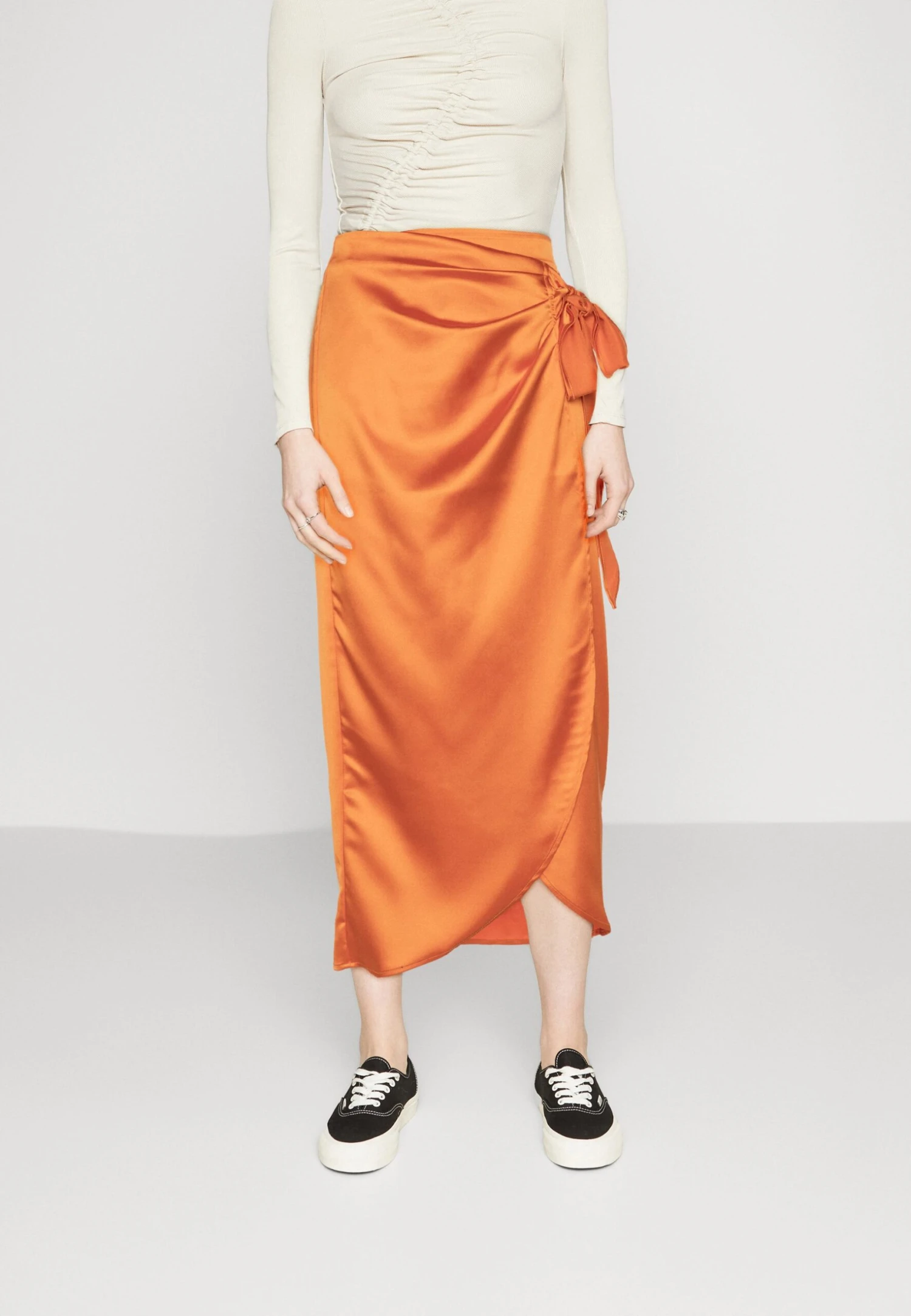 Gina Tricot Wrap Midi SkirtGonna A PortafoglioSun Orange Donna Gonne GID21B05W-H11 3 Gina Tricot Wrap Midi SkirtGonna A PortafoglioSun Orange Donna Gonne GID21B05W-H11