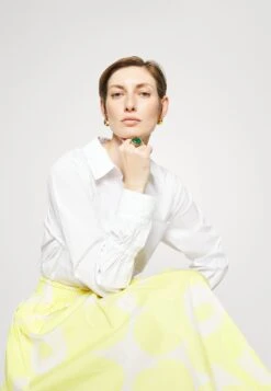 Marimekko Garrel Unikko Cotton Poplin Gonna A CampanaYellow/White Donna Gonne M4K21B00N-E11 -Vendite ONLY 28be92711db34d08b2d2045d56268620