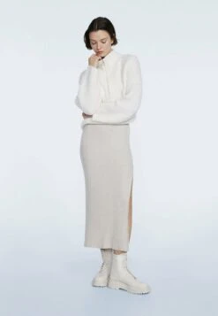 Prima pagina -Vendite ONLY 2c3f673f23e24d65ac833fa5c133f48d