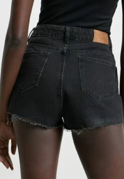 Con RottureShorts Di JeansNero Donna Jeans CSM21S00C-Q11 -Vendite ONLY 2ea0f8800e764eac90cb107952504e69