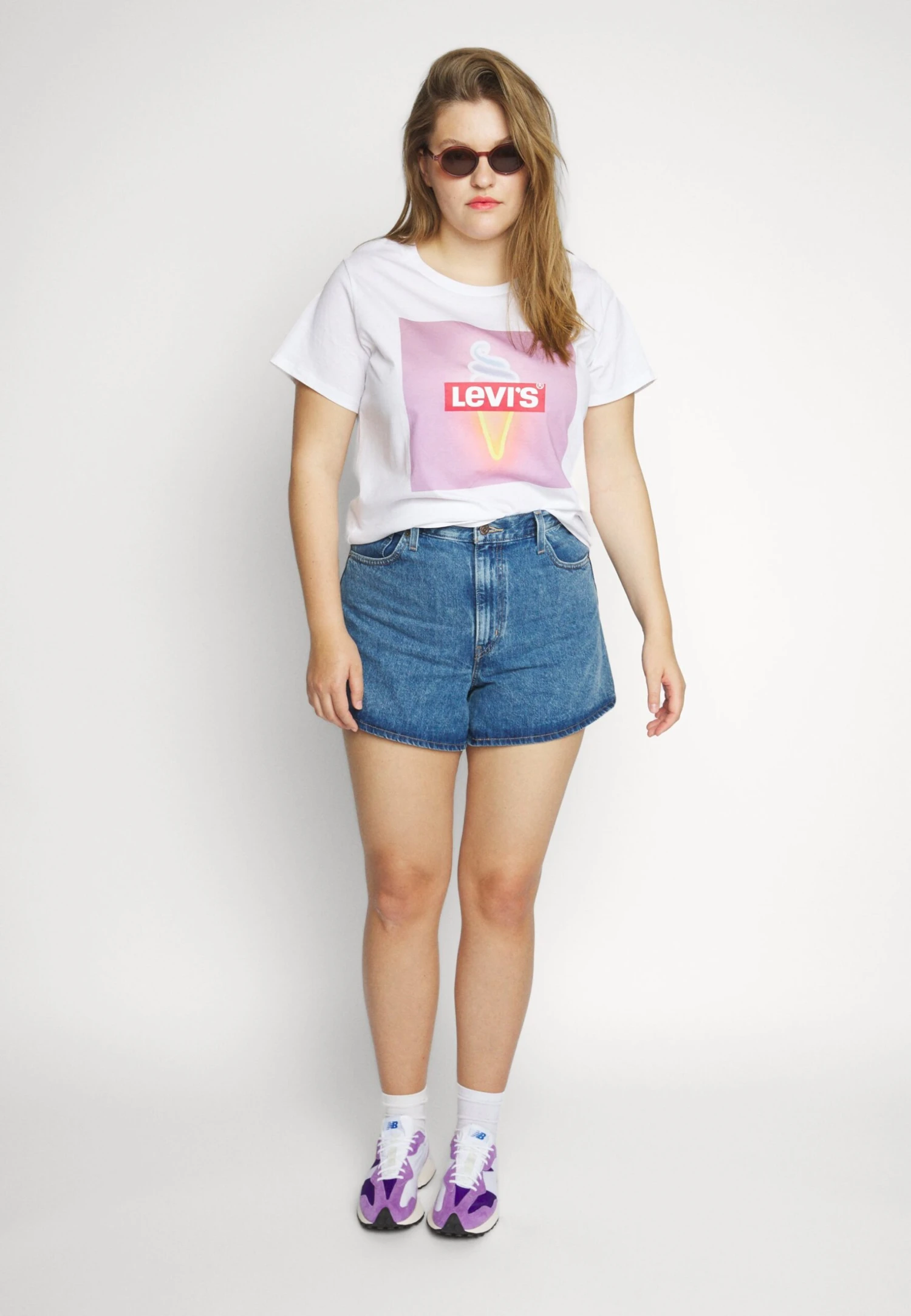 Levi's® Plus High Waisted MomShorts Di JeansAmazing Donna Jeans L0M21S00B-K11 4 Levi's® Plus High Waisted MomShorts Di JeansAmazing Donna Jeans L0M21S00B-K11 - immagine 2