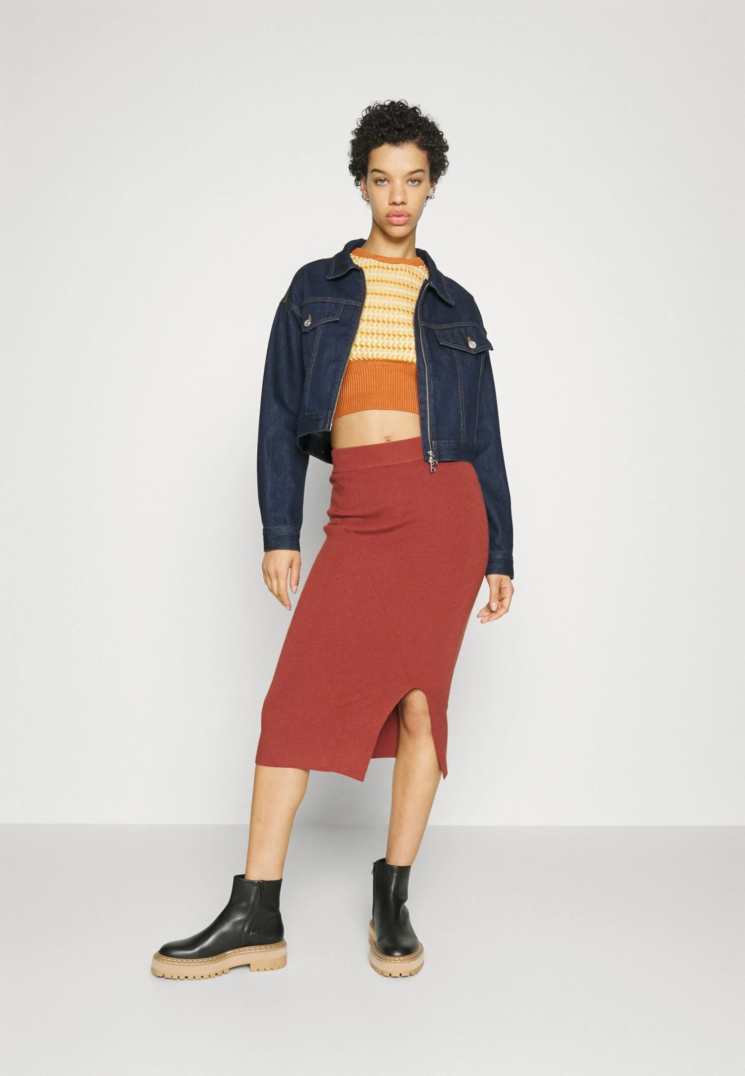 DKNY Split Front Tube Skirt - Gonna A Tubino - Bricklane 4 DKNY Split Front Tube Skirt - Gonna A Tubino - Bricklane - immagine 2