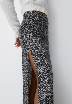 PULL & BEAR PrintedMidi Gonna A TubinoBlack Donna Gonne PUC21B0L0-Q11 -Vendite ONLY 363bcb2a71fa4374864f3914331dbae6