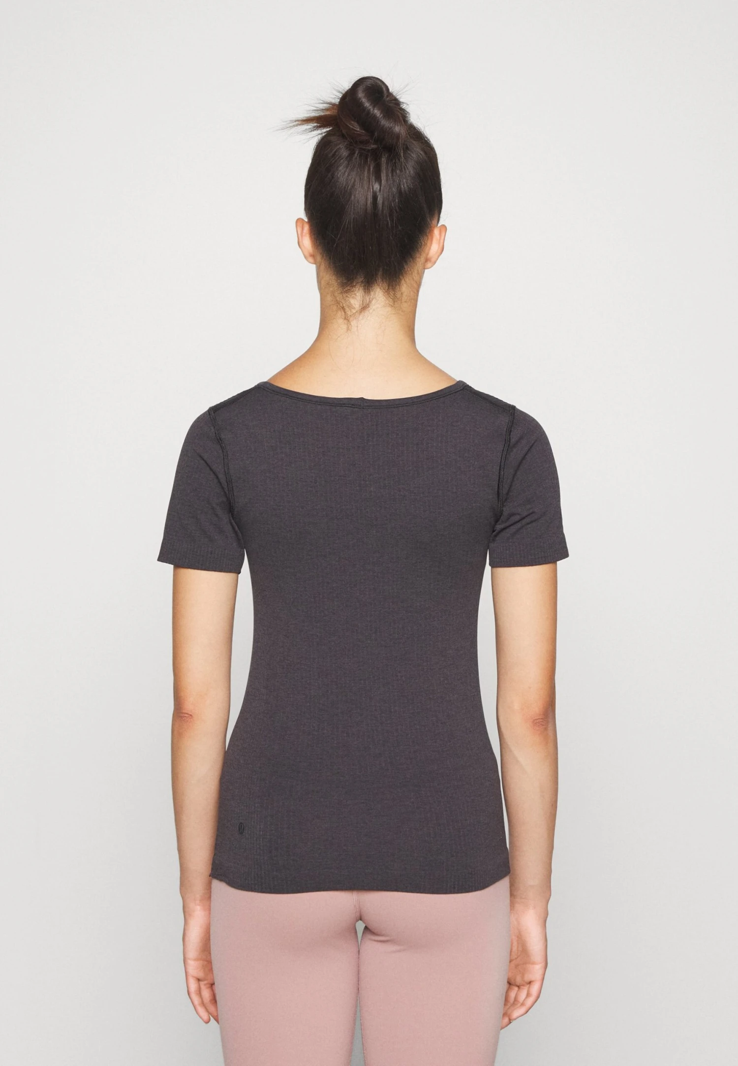Lululemon Ebb To Street Short SleeveT-Shirt BasicBlack Donna T-shirt E Top LLS21D001-Q11 5 Lululemon Ebb To Street Short SleeveT-Shirt BasicBlack Donna T-shirt E Top LLS21D001-Q11 - immagine 3