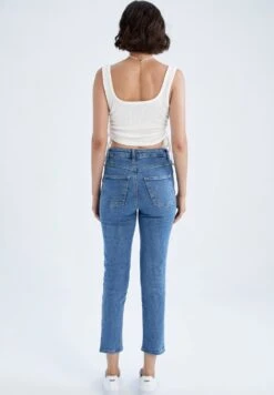 DeFacto Slim FitJeans Tapered FitBlue Donna Jeans DEZ21N0AV-K11 8 DeFacto Slim FitJeans Tapered FitBlue Donna Jeans DEZ21N0AV-K11 -Vendite ONLY 47e6060080504349bfd52be2041ac14d