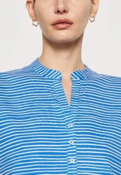 Marc O'Polo Short Sleeve Placket At Front GatheringsT-Shirt Con StampaMulti/Summer Sky Donna T-shirt E Top MA321D1F6-K11 13 Marc O'Polo Short Sleeve Placket At Front GatheringsT-Shirt Con StampaMulti/Summer Sky Donna T-shirt E Top MA321D1F6-K11 -Vendite ONLY 4a946665c4984d0db99aab56897e25c9