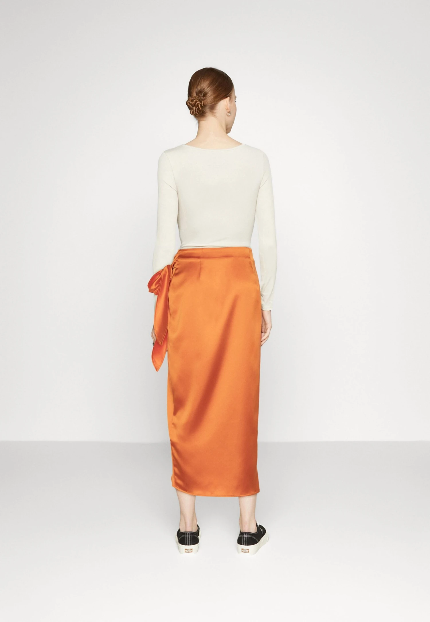 Gina Tricot Wrap Midi SkirtGonna A PortafoglioSun Orange Donna Gonne GID21B05W-H11 5 Gina Tricot Wrap Midi SkirtGonna A PortafoglioSun Orange Donna Gonne GID21B05W-H11 - immagine 3