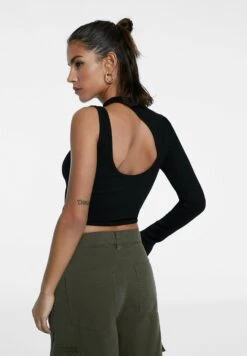 Stradivarius Asymmetric Seamless With Double Strap DetailMaglietta A Manica LungaBlack Donna T-shirt E Top STH21D1H9-Q11 -Vendite ONLY 609d5be8cc5846faa36265004e4384a1