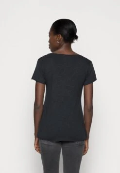 American Vintage Jacksonville V Neck TeeT-Shirt BasicNavy Donna T-shirt E Top AM221D06D-K12 9 American Vintage Jacksonville V Neck TeeT-Shirt BasicNavy Donna T-shirt E Top AM221D06D-K12 -Vendite ONLY 64d9eaedc00a4b05a5ab9d5691ccf714