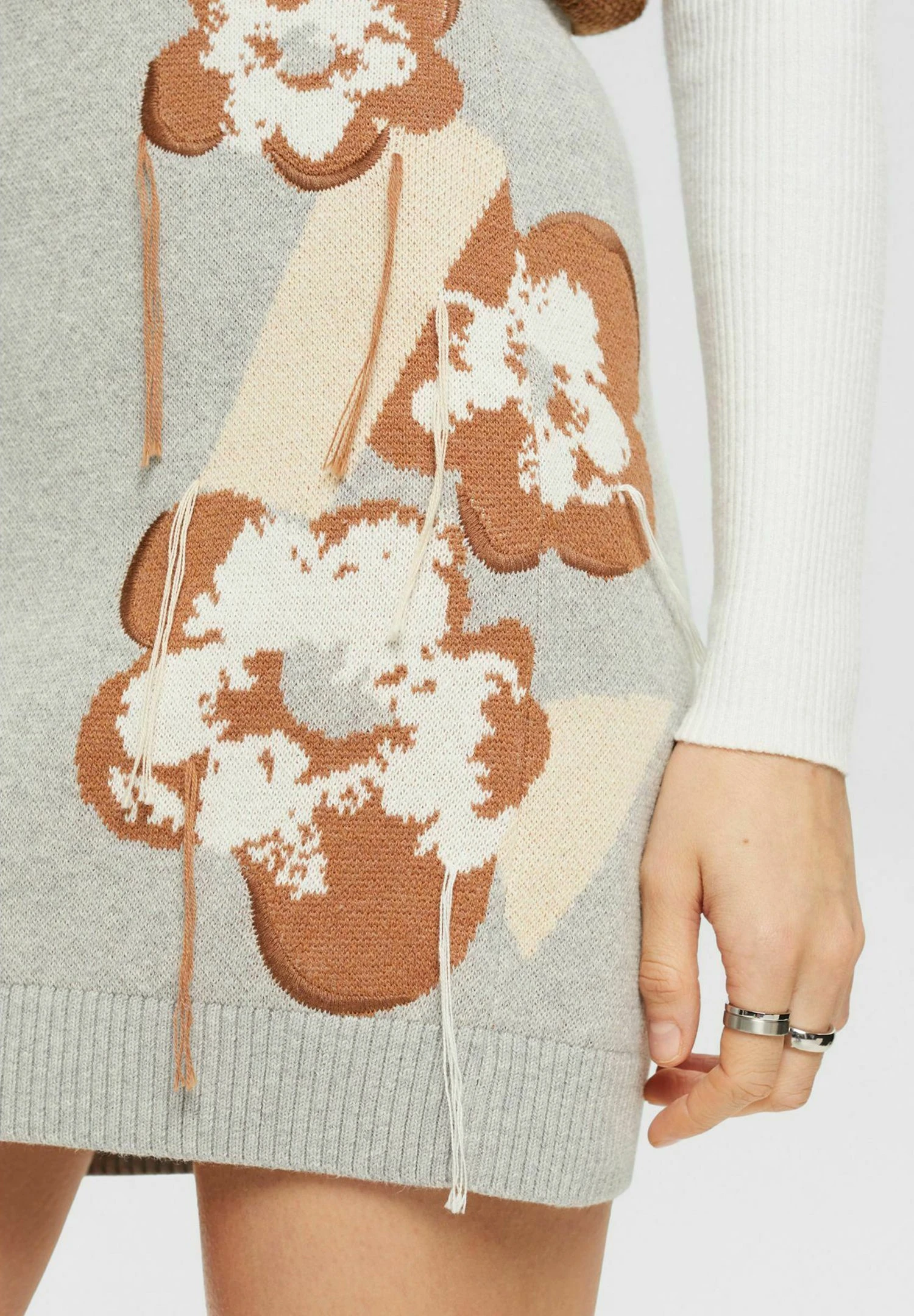 ESPRIT Mit Floralem Jacquard-Muster - Minigonna - Light Grey New 6 ESPRIT Mit Floralem Jacquard-Muster - Minigonna - Light Grey New - immagine 4