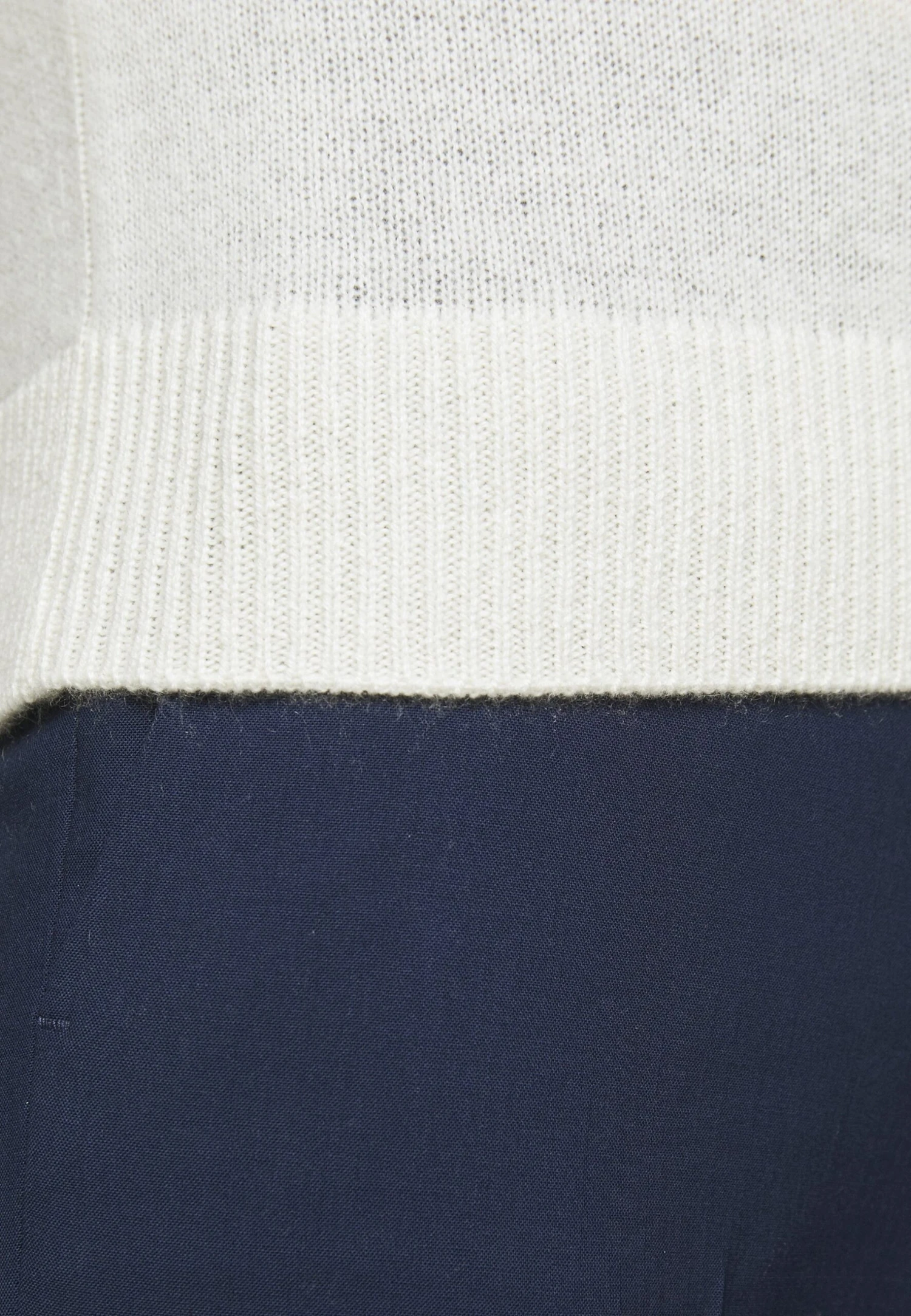 THEORY Basic Tee FeatherT-Shirt BasicIvory Donna T-shirt E Top T4021I00E-A11 8 THEORY Basic Tee FeatherT-Shirt BasicIvory Donna T-shirt E Top T4021I00E-A11 - immagine 6