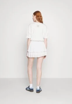 Hollister Co. Chain Tiered Femme Update MinigonnaWhite Donna Gonne H0421B02Z-A11 9 Hollister Co. Chain Tiered Femme Update MinigonnaWhite Donna Gonne H0421B02Z-A11 -Vendite ONLY 7957e57013534566bf6e5af0d6ac37ae