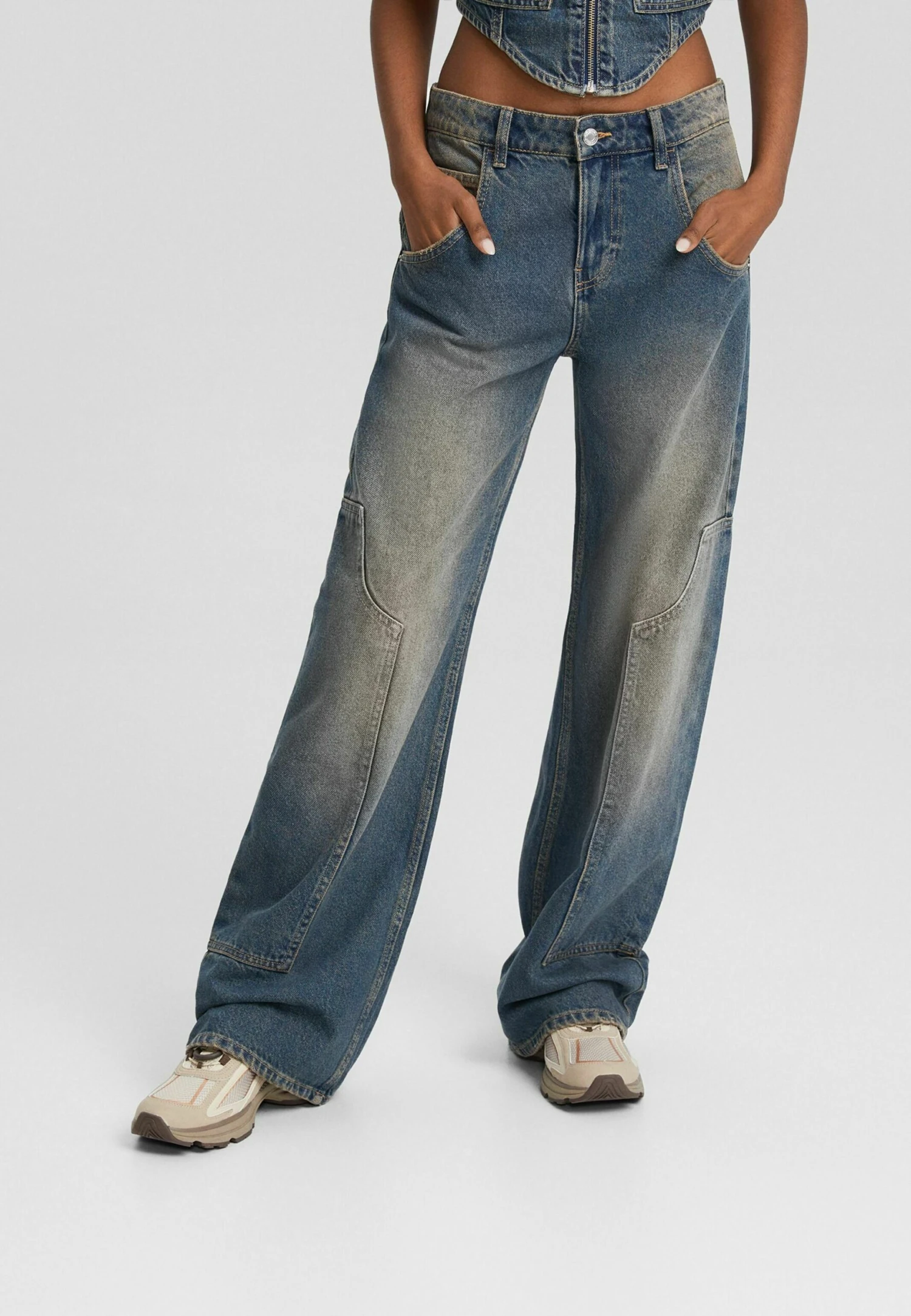 BERSHKA Baggy Carpenter - Jeans A Zampa - Light Blue 3 BERSHKA Baggy Carpenter - Jeans A Zampa - Light Blue