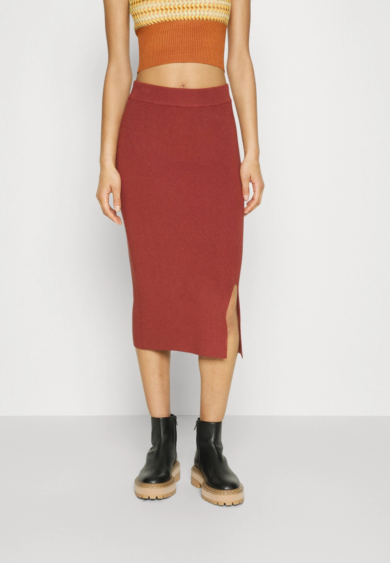 DKNY Split Front Tube Skirt - Gonna A Tubino - Bricklane 3 DKNY Split Front Tube Skirt - Gonna A Tubino - Bricklane