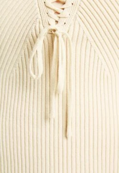 BERSHKA Knit With Side Ties- Gonna Lunga - Beige 12 BERSHKA Knit With Side Ties- Gonna Lunga - Beige -Vendite ONLY 833901c8de2b4b27a51ce4fc97b1d001