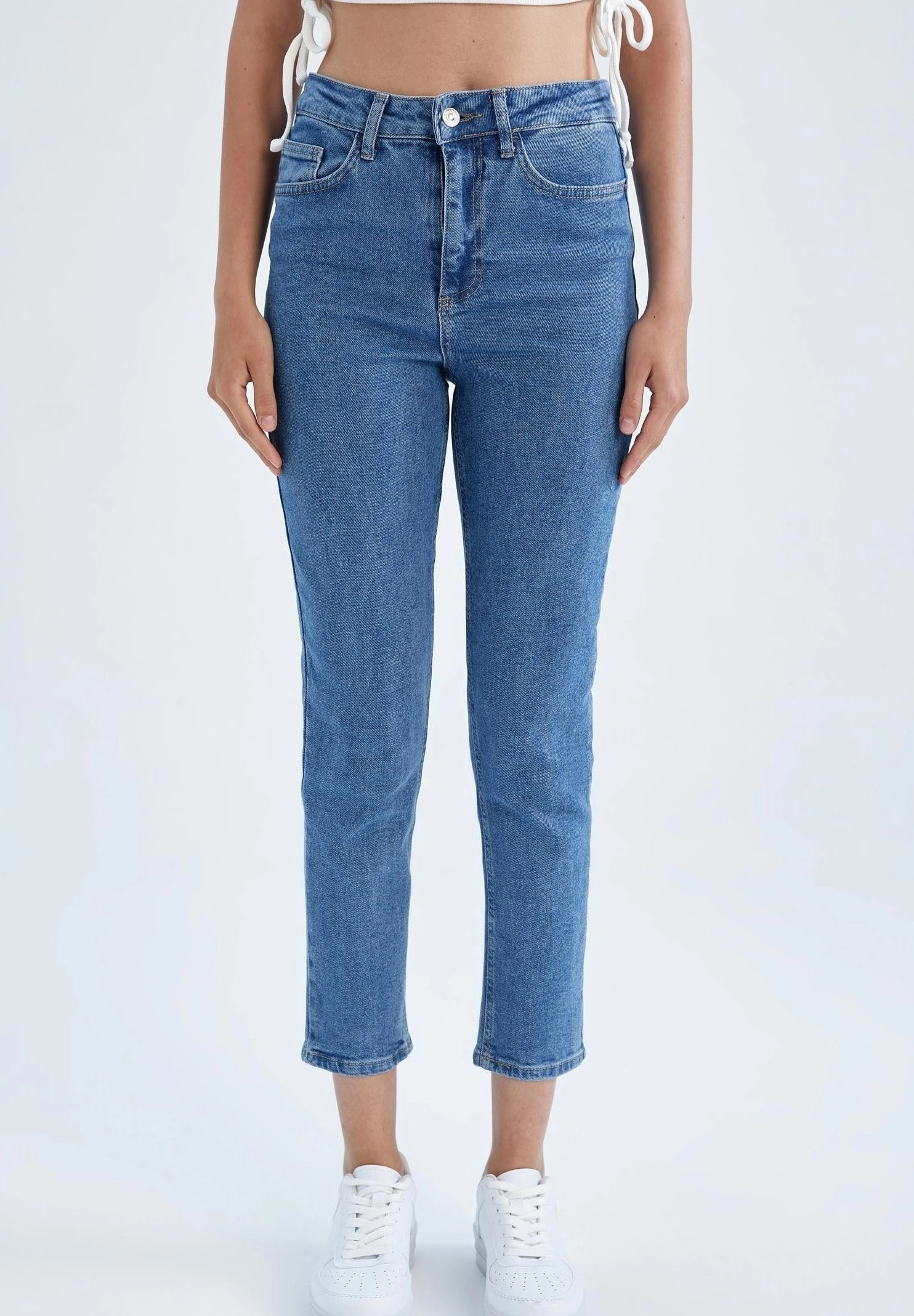 DeFacto Slim FitJeans Tapered FitBlue Donna Jeans DEZ21N0AV-K11 3 DeFacto Slim FitJeans Tapered FitBlue Donna Jeans DEZ21N0AV-K11