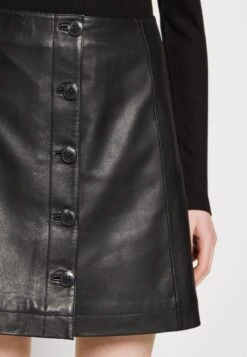 Selected Femme Slfdora Short SkirtGonna A CampanaBlack Donna Gonne SE521B0GO-Q11 13 Selected Femme Slfdora Short SkirtGonna A CampanaBlack Donna Gonne SE521B0GO-Q11 -Vendite ONLY 8668f3736cee45f5b857d413f5010270