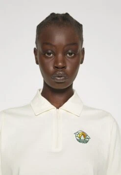 Adidas Originals Cropped PoloWhite Donna T-shirt E Top AD121D1QK-A11 -Vendite ONLY 8b7a97692dfa4932bd7cd3e33a9f36a6