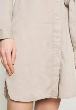 Vila Vibista Belt DressVestito Di JeansSimply Taupe Donna Vestiti V1021C1U0-B11 13 Vila Vibista Belt DressVestito Di JeansSimply Taupe Donna Vestiti V1021C1U0-B11 -Vendite ONLY 94a5503da1e74796b6c8d73b618372d9