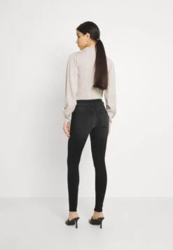 ONLY Onlblush Life Jeans Skinny FitBlack Denim Donna Jeans ON321N1FT-Q12 -Vendite ONLY 98b46fc4ce6440c3961f250b2a446796