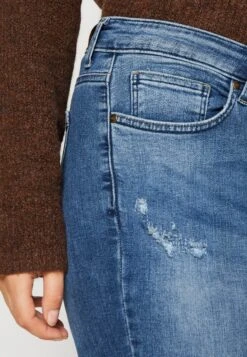 ONLY CARMAKOMA Carwilly Jeans Skinny FitDark Blue Denim Donna Jeans ONA21N0H8-K11 13 ONLY CARMAKOMA Carwilly Jeans Skinny FitDark Blue Denim Donna Jeans ONA21N0H8-K11 -Vendite ONLY a382de9c882e4195b1ce7125d2f9cbb0