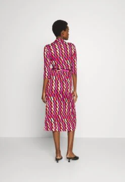 Abigail Midi DressVestito EstivoArta Geo Pink Me Donna Vestiti DF221C0HL-G11 -Vendite ONLY a3bf7d32917d441fa13029b2c9a20f5d