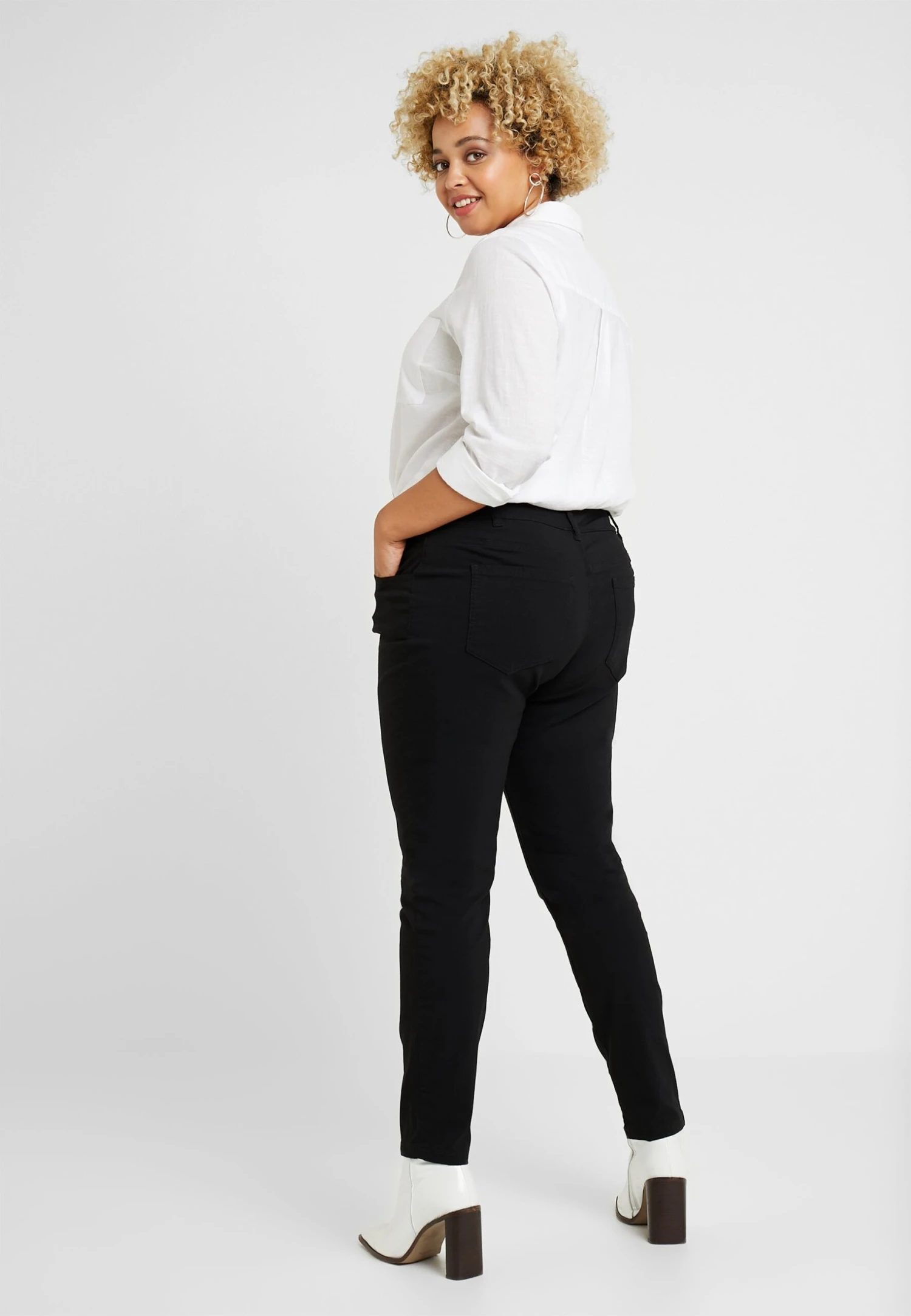 Jeans Skinny FitDeep Black Donna Jeans TOL21A004-Q11 5 Jeans Skinny FitDeep Black Donna Jeans TOL21A004-Q11 - immagine 3