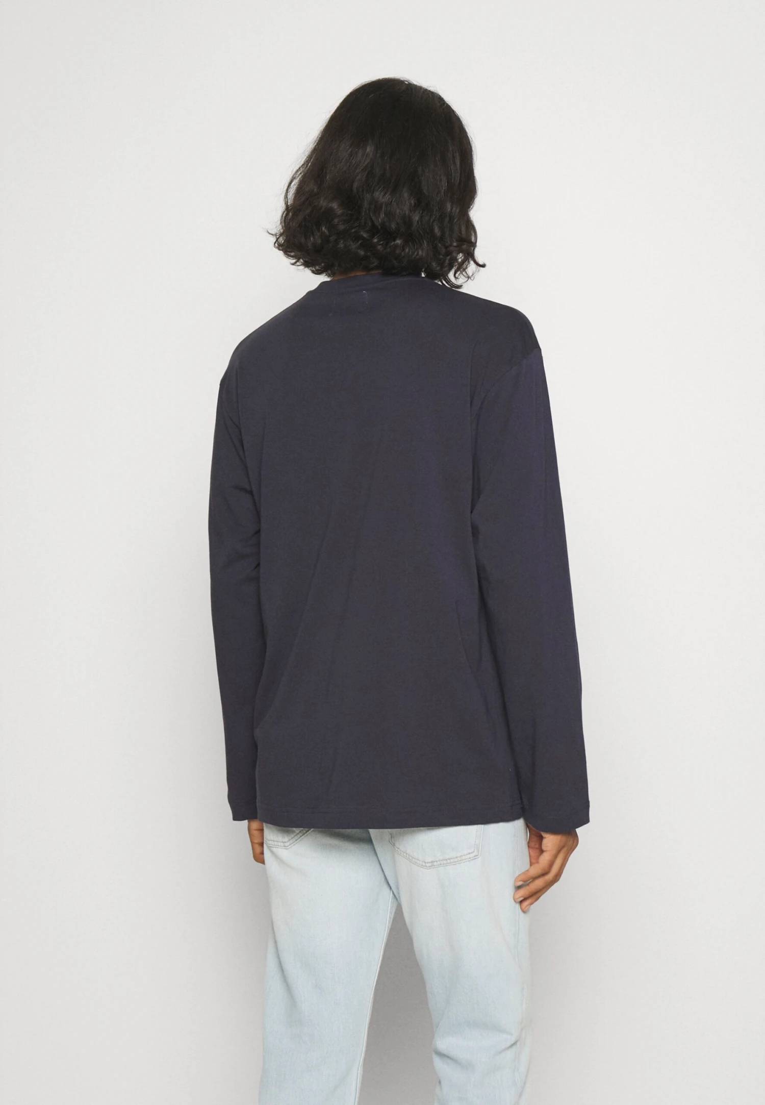 Libertine-Libertine Affirm UnisexMaglietta A Manica LungaDark Navy Donna T-shirt E Top LIQ210007-K11 5 Libertine-Libertine Affirm UnisexMaglietta A Manica LungaDark Navy Donna T-shirt E Top LIQ210007-K11 - immagine 3