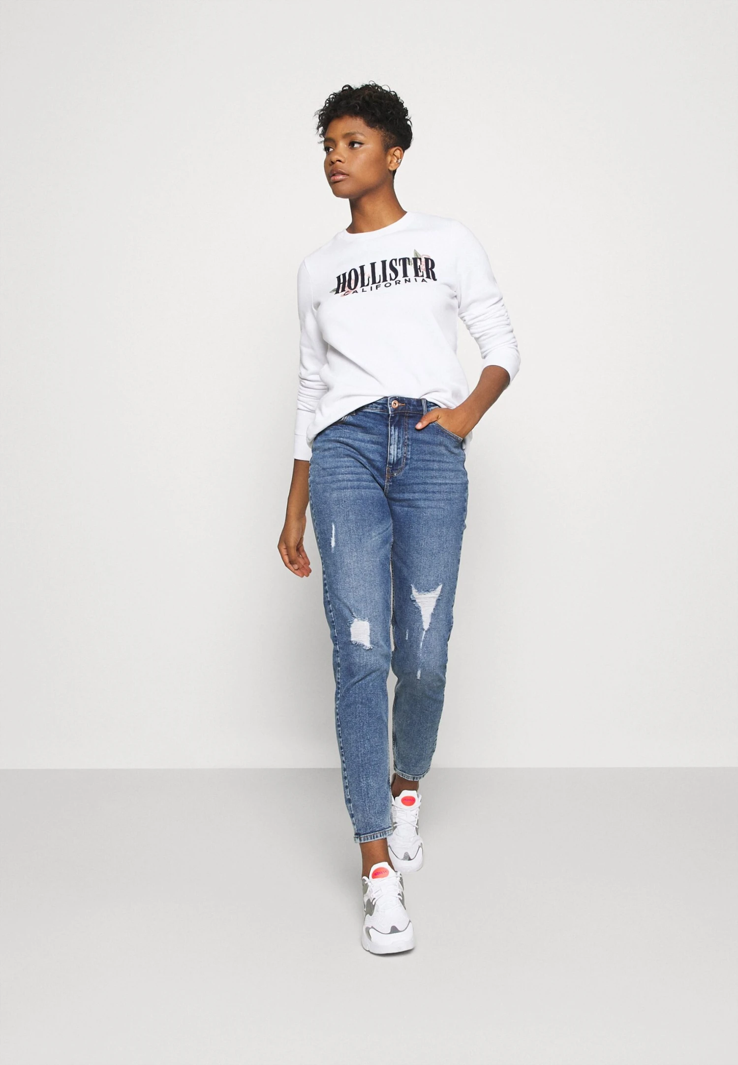 Pieces Pckesia Mom DestroyJeans BaggyMedium Blue Denim Donna Jeans PE321N0A3-K11 4 Pieces Pckesia Mom DestroyJeans BaggyMedium Blue Denim Donna Jeans PE321N0A3-K11 - immagine 2