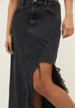 Stradivarius RippedGonna LungaDark Grey Donna Gonne STH21B0GX-C11 12 Stradivarius RippedGonna LungaDark Grey Donna Gonne STH21B0GX-C11 -Vendite ONLY c3c8b727f17a4e488cf5d4510fb27594