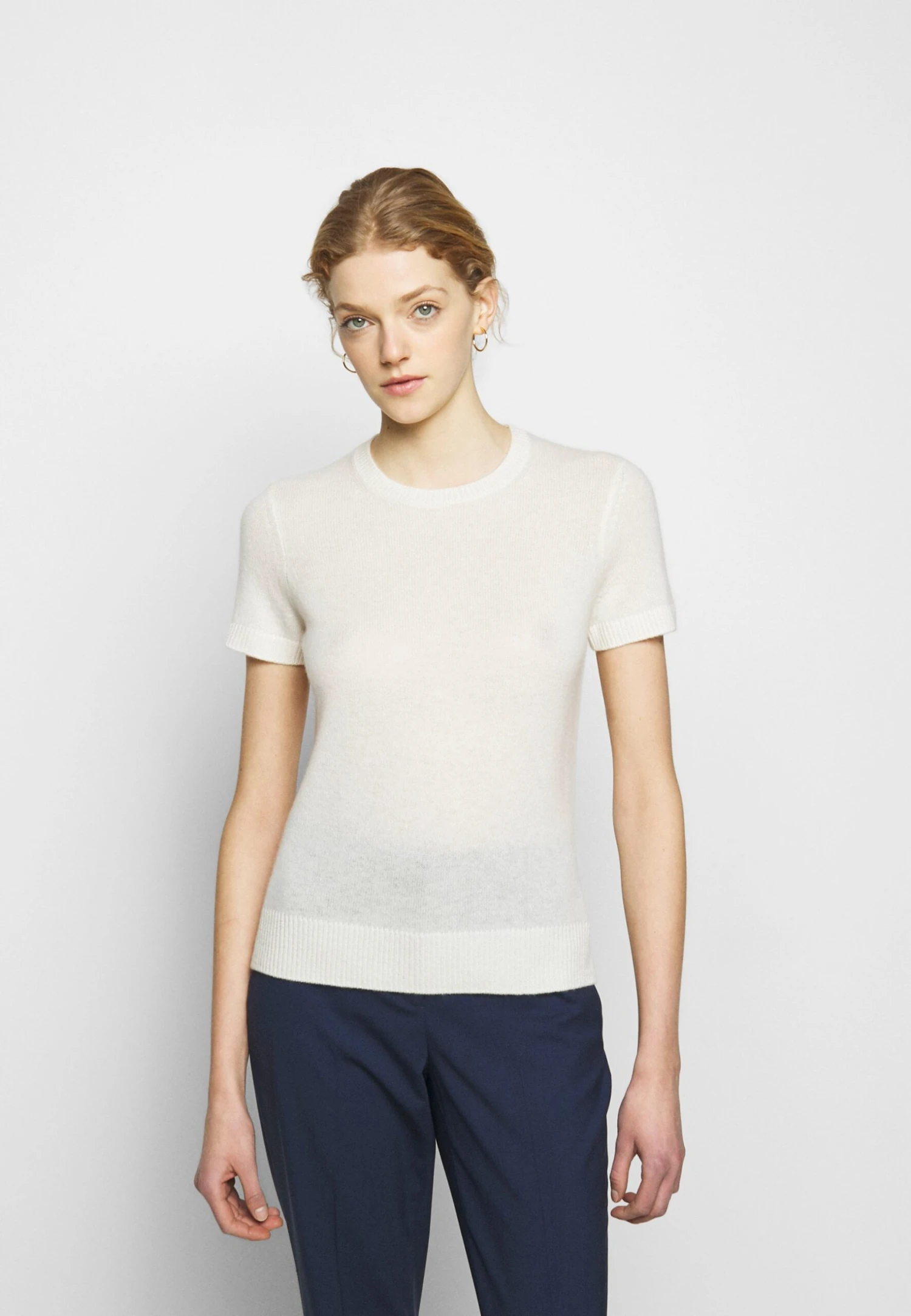 THEORY Basic Tee FeatherT-Shirt BasicIvory Donna T-shirt E Top T4021I00E-A11 3 THEORY Basic Tee FeatherT-Shirt BasicIvory Donna T-shirt E Top T4021I00E-A11