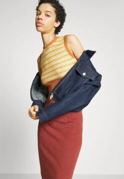 DKNY Split Front Tube Skirt - Gonna A Tubino - Bricklane 11 DKNY Split Front Tube Skirt - Gonna A Tubino - Bricklane -Vendite ONLY c5eb779f2a2c44a4a7bd902a0af6f046