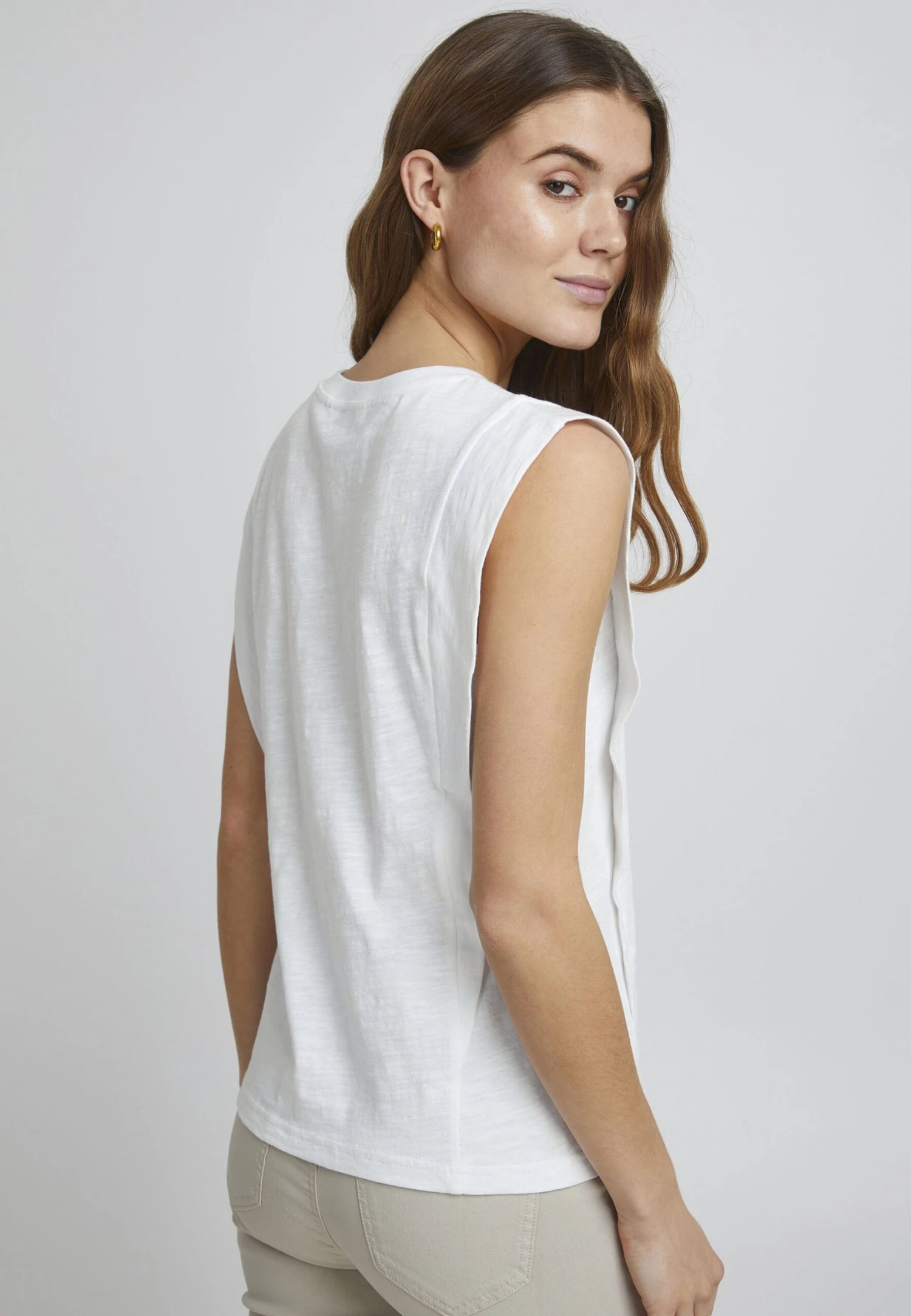 B.young BytellaV Neck TopOff White Donna T-shirt E Top BY221E0DY-A11 5 B.young BytellaV Neck TopOff White Donna T-shirt E Top BY221E0DY-A11 - immagine 3