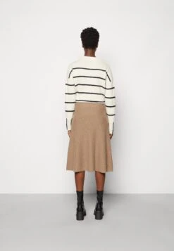 Gant Superfine SkirtGonna A CampanaMole Brown Donna Gonne GA321B02X-O11 10 Gant Superfine SkirtGonna A CampanaMole Brown Donna Gonne GA321B02X-O11 -Vendite ONLY ca623939880b43a5bce052ad7af7fef4