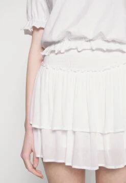 Hollister Co. Chain Tiered Femme Update MinigonnaWhite Donna Gonne H0421B02Z-A11 11 Hollister Co. Chain Tiered Femme Update MinigonnaWhite Donna Gonne H0421B02Z-A11 -Vendite ONLY ca77878e5559461cb76c4e1ed324631f