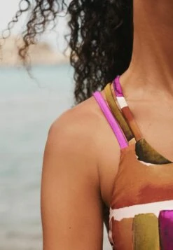 Next Abstract Strappy One Shoulder Tummy Control SwimsuitCostume Da BagnoCream Khaki Donna Moda Mare NX381G0CX-M11 11 Next Abstract Strappy One Shoulder Tummy Control SwimsuitCostume Da BagnoCream Khaki Donna Moda Mare NX381G0CX-M11 -Vendite ONLY ceb760454bfb4edd91b31a8a77caab9a