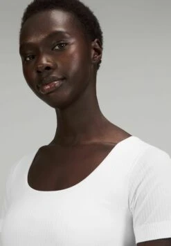 Lululemon Ebb To Street Short SleeveT-Shirt BasicWhite Donna T-shirt E Top LLS21D001-A11 -Vendite ONLY d08eeaf298d541bc81e7940d7d9f5818