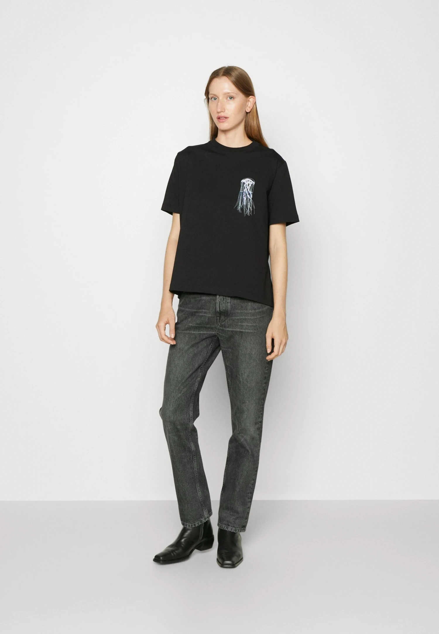 Holzweiler Kjerag Jellyfish TeeT-Shirt Con StampaBlack Donna T-shirt E Top HO021D02R-Q11 7 Holzweiler Kjerag Jellyfish TeeT-Shirt Con StampaBlack Donna T-shirt E Top HO021D02R-Q11 - immagine 5