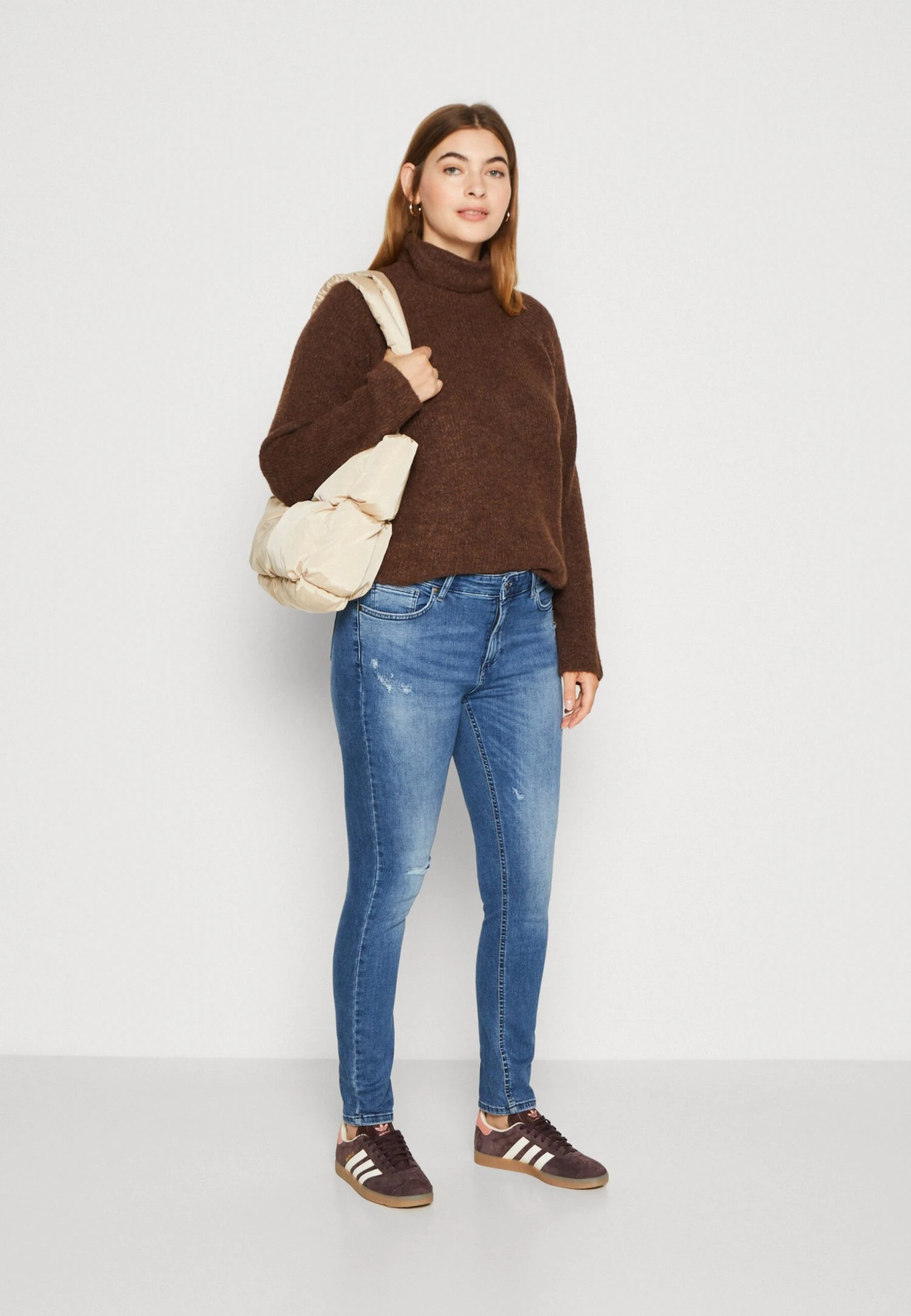 ONLY CARMAKOMA Carwilly Jeans Skinny FitDark Blue Denim Donna Jeans ONA21N0H8-K11 4 ONLY CARMAKOMA Carwilly Jeans Skinny FitDark Blue Denim Donna Jeans ONA21N0H8-K11 - immagine 2