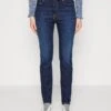 Replay PantsJeans Slim FitDark Blue Donna Jeans RE321N0IT-K11 1 Replay PantsJeans Slim FitDark Blue Donna Jeans RE321N0IT-K11 -Vendite ONLY d67e45077e91487cb2358026f57d1611