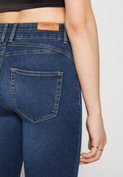 ONLY Onlroyal Push - Jeans Skinny Fit - Dark Blue Denim -Vendite ONLY d8bb90e529944af6a957dd936fcb95e8