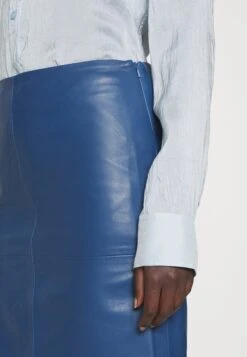 Cecilia ClassicGonna Di PelleEnsign Blue Donna Gonne S3821B03V-K11 -Vendite ONLY d9289983488f44a1ab1d07757dd7cc04