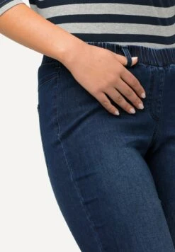 Ulla Popken Sienna ElastikbundJeans Slim FitDark Blue Denim Donna Jeans UP121N0BB-K11 -Vendite ONLY dc11625d29fb4749b2d56cad971dc667