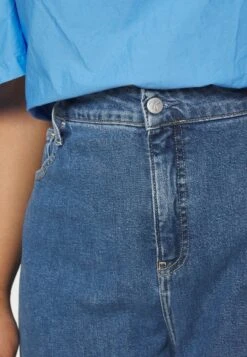 MomJeans BaggyBlue Donna Jeans C2Q21N00R-K11 -Vendite ONLY e10fb94b29b9483d90f42a8d7cda8389