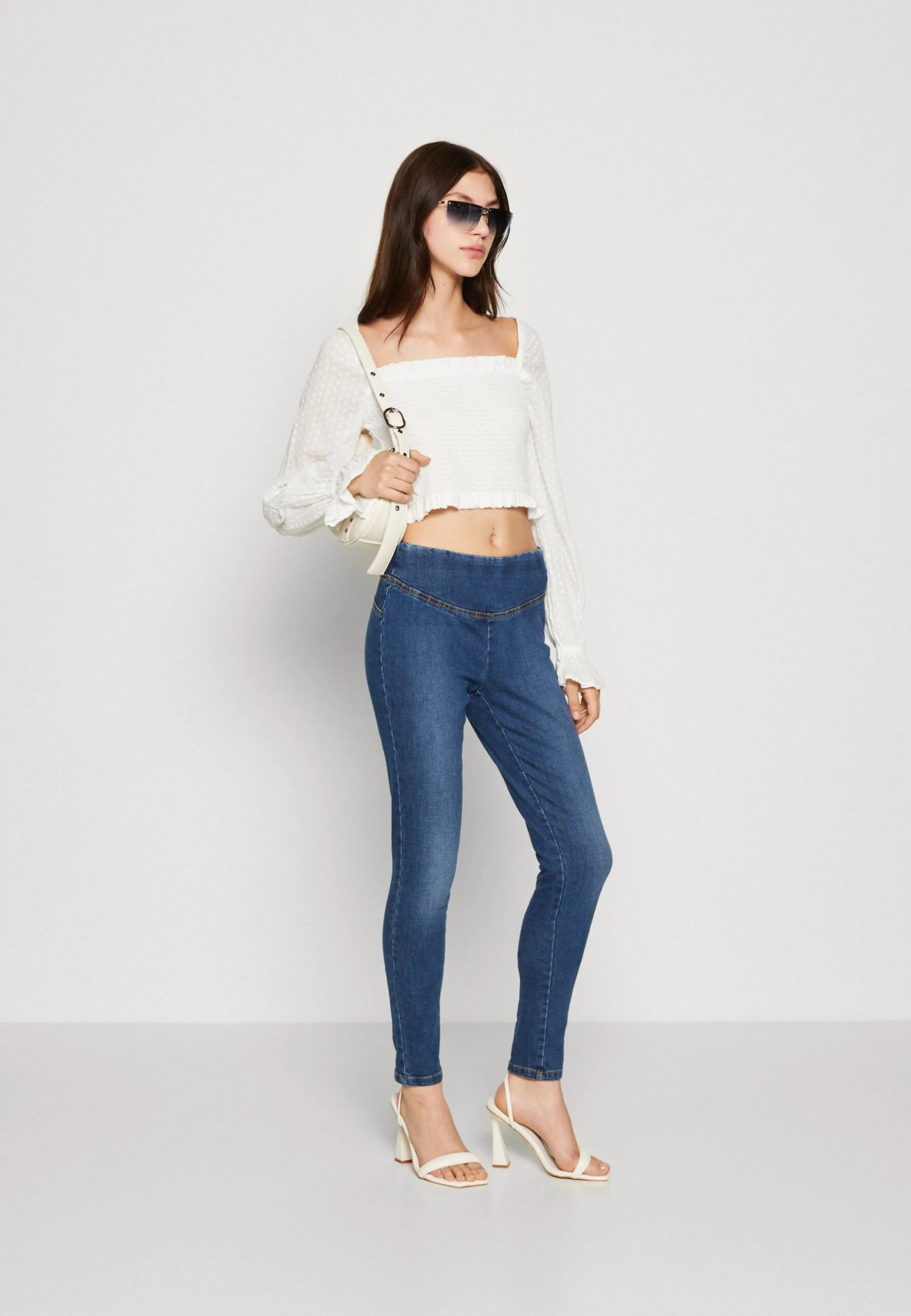 ONLY OnlwauwPush UpJeggingsMedium Blue Denim Donna Jeans ON321N25E-K11 4 ONLY OnlwauwPush UpJeggingsMedium Blue Denim Donna Jeans ON321N25E-K11 - immagine 2