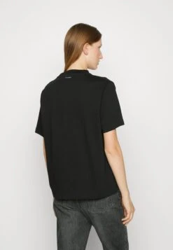 Holzweiler Kjerag Jellyfish TeeT-Shirt Con StampaBlack Donna T-shirt E Top HO021D02R-Q11 12 Holzweiler Kjerag Jellyfish TeeT-Shirt Con StampaBlack Donna T-shirt E Top HO021D02R-Q11 -Vendite ONLY e793ec5f8753448ea5d6001961095d3a