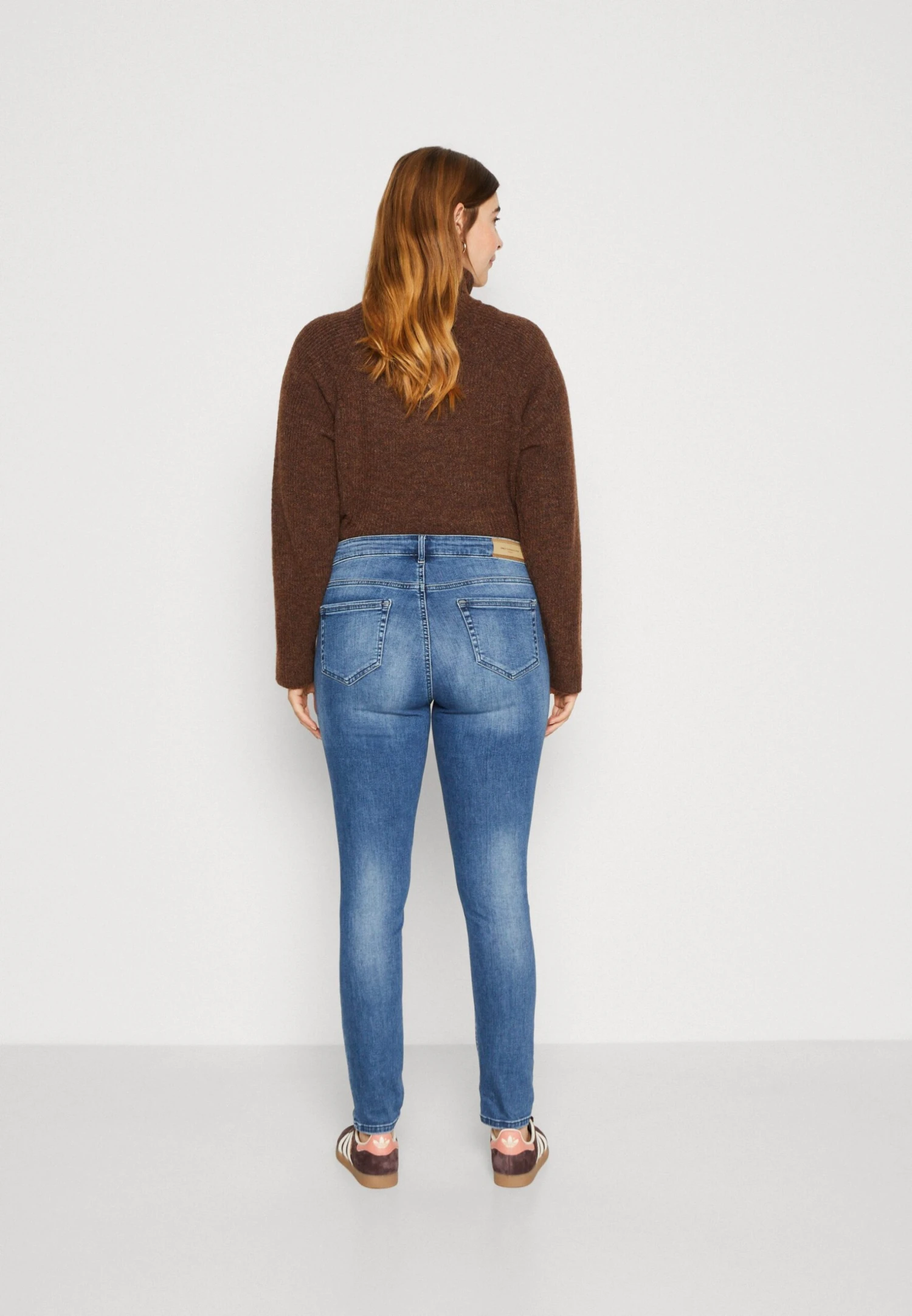 ONLY CARMAKOMA Carwilly Jeans Skinny FitDark Blue Denim Donna Jeans ONA21N0H8-K11 5 ONLY CARMAKOMA Carwilly Jeans Skinny FitDark Blue Denim Donna Jeans ONA21N0H8-K11 - immagine 3